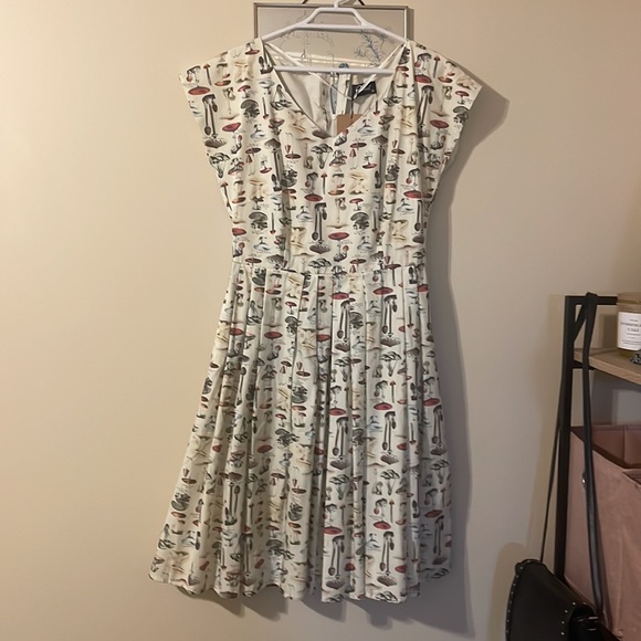 New with tags, Dangerfield, revival vintage style mushroom dress. - Picture 2 of 5
